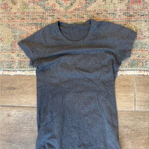 Lulu lemon classic T